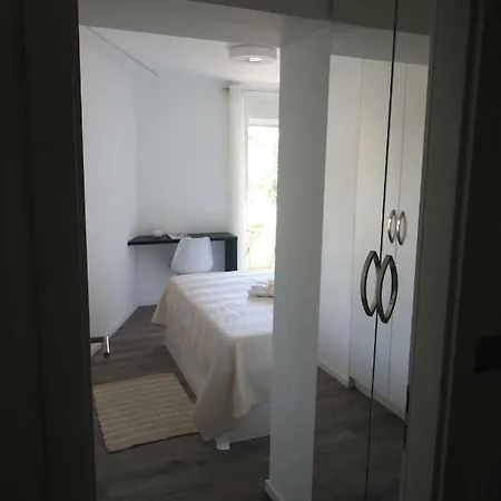 Central Beach Apartment *