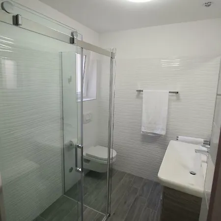 Central Beach Apartment *